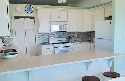 Staniel Cay House | STANIEL CAY 3BR BEACHFRONT Private Vacation Home "Gibraltar" - ALL NEW in 2022