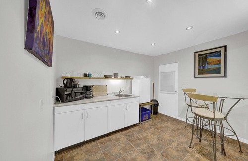 Bloomfield Apartment | Stanley - at Empire Inn and Suites