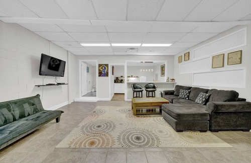 Bloomfield Apartment | Stanley - at Empire Inn and Suites