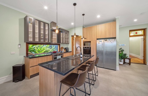 Woodville Park House | Stanley Stay - Sauna, Play Set, WiFi, Central Location!