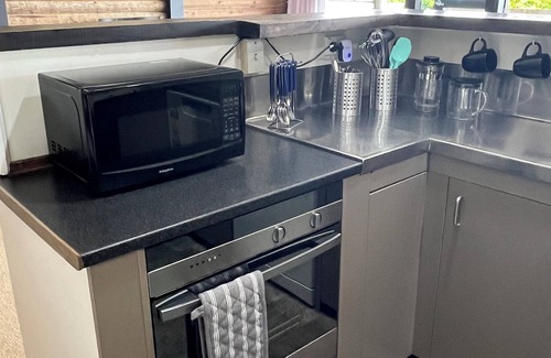 Stanmore Bay House | Stanmore Bay Log Cabin - short walk to beach