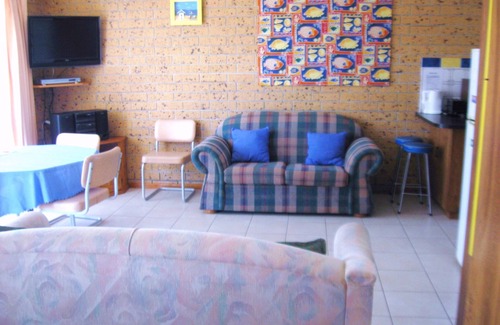 Dalrymple Villa | Stansbury Villas Unit 2 Relax with Family Friends