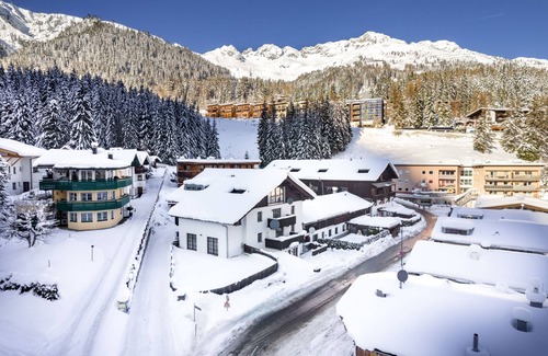 Sankt Anton am Arlberg Apartment | StAnton Vibes Deluxe Apartment