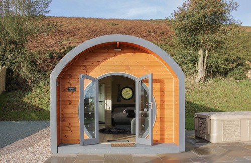 Kingswood Cottage | STAPELEY POD, romantic, character holiday cottage in Chirbury