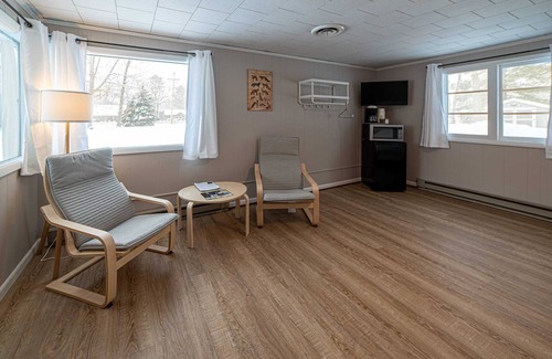 Indian River Apartment | Star Gate Room 12 Indian River, MI