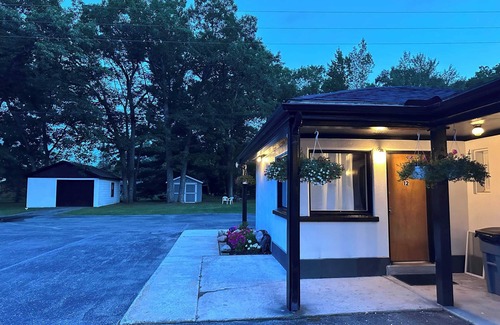 Indian River Apartment | Star Gate Room 3 Indian River, MI