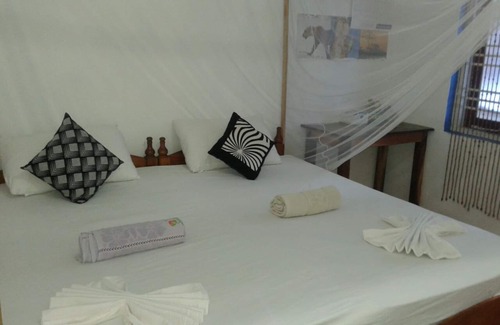 Pottuvil Division 2 Hotel | Star Rest Beach Hotel Arugambay