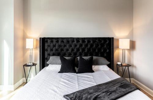 North Nashville House | STAR Retreat Townhome - 7 Beds 3 miles to Downtown