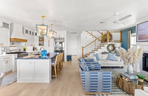 Galveston House | Starfish Retreat: Your Luxury Beachside Haven