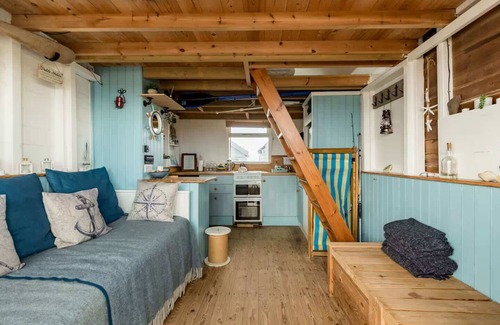 Hengistbury Head Apartment | Stargaze from a beach hut on the Mudeford Sandbank