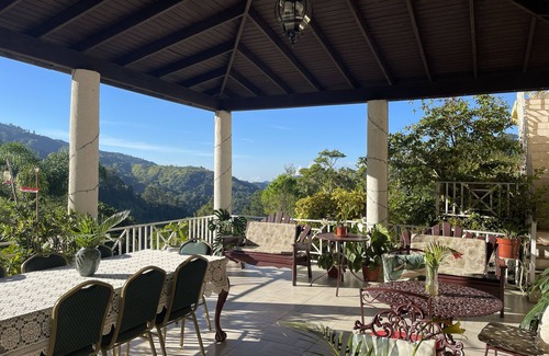Silver Hill Gap Ski Chalet | Starlight Chalet-Blue Mountain Escape-hiking trails, rivers & birding-breakfast.