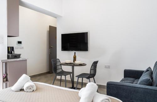 Larnaca City Centre Apartment | Starlight Studio