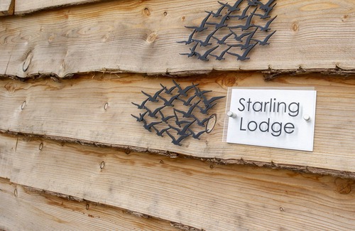 Wedmore Cottage | STARLING LODGE, family friendly, with hot tub in Wedmore
