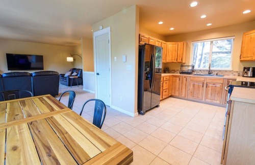Roslyn Ridge Cabin | Starry Pines · Family Fun at the Starry Pines Cabin