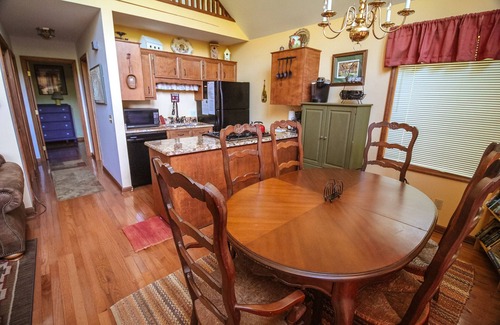 Grassy Creek Cottage | Starry Skies + Fire Pit = Your Perfect Sept Riverside Escape