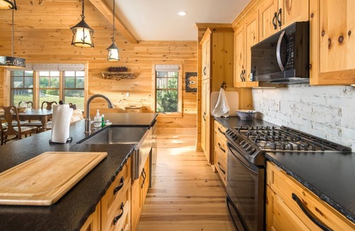 Blowing Rock House | Starry Starry Night, SweetGrass, Blowing Rock