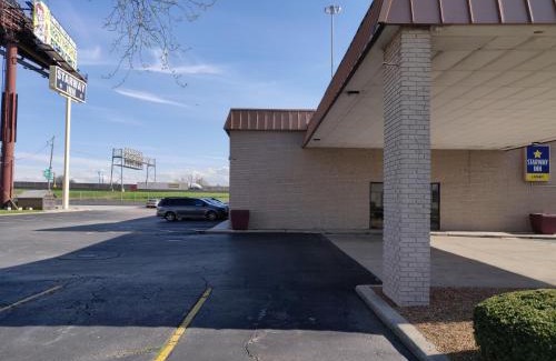 Lansing Hotel | Starway Inn