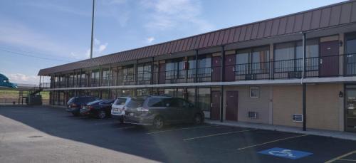 Lansing Hotel | Starway Inn