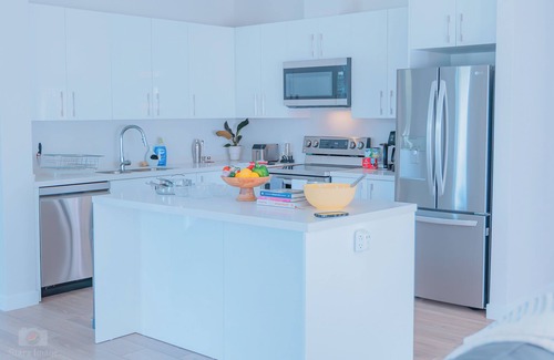 Elmsdale House | Starz at Night - luxurious suite near halifax airport