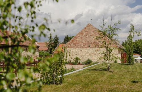 Tuchomerice Bed & Breakfast | Statek Pazderna