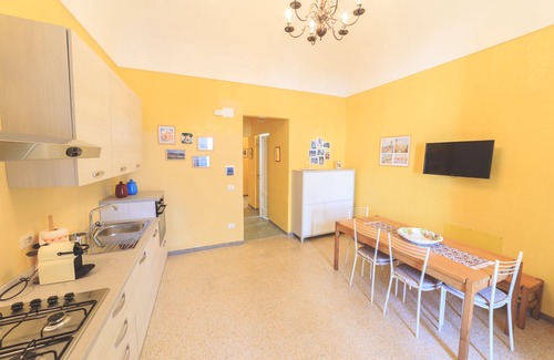 Vasto House | Stately residence in the center, with garden