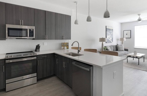 Crestwood South Apartment | Station 1BD 6 - One Bedroom Apartment, Sleeps 2