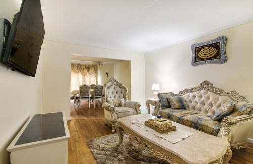Ellendale House | Stay and Play in Memphis Family Home with Yard!