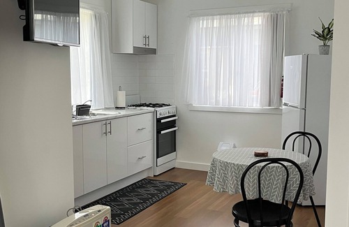 Colo Vale Cottage | Stay and Relax 1 - Promotion wine and snacks for May.