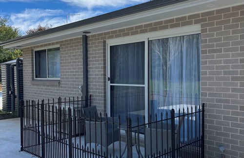 Colo Vale Cottage | Stay and Relax 2 - is a private, new stylish cottage, in the Southern Highlands
