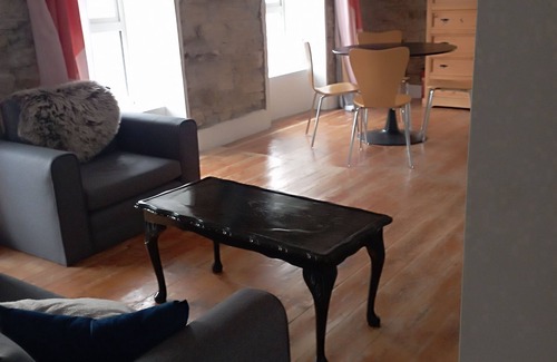 Annascaul Apartment | Stay at Aidos Apartment in Annascaul Village on Dingle Camino Dingle Way -