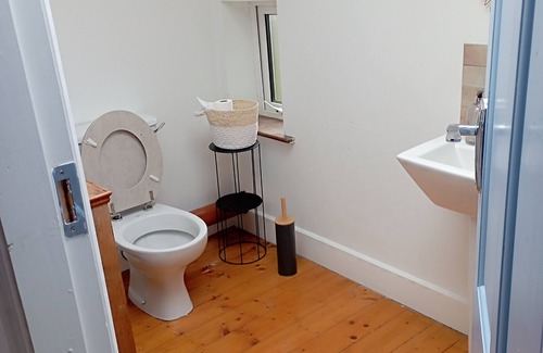 Annascaul Apartment | Stay at Aidos Apartment in Annascaul Village on Dingle Camino Dingle Way -