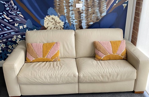 Clifton Springs Apartment | Stay at our studio apartment “The Nook” perfect for the Q Train or a Wedding