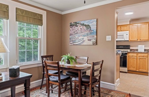 Wayne Apartment | # Stay At Our Tasteful, Private, & Elegant Abode #