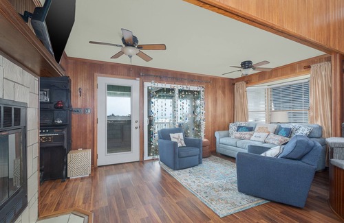 Rodanthe House | Stay at The Inn at Rodanthe—iconic 6BR oceanfront home from Nights in Rodanthe, pure luxury.