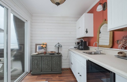 Rodanthe House | Stay at The Inn at Rodanthe—iconic 6BR oceanfront home from Nights in Rodanthe, pure luxury.