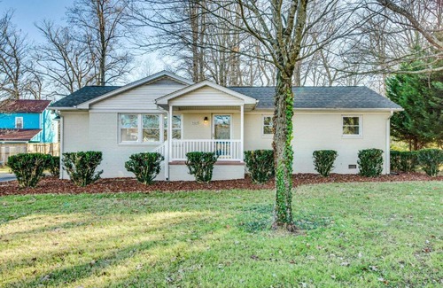Greensboro Apartment | Stay Awhile Charming Greensboro House Close to Must-See Places