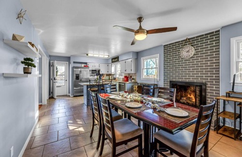 Greensboro Apartment | Stay Awhile Charming Greensboro House Close to Must-See Places