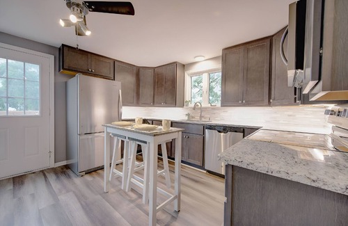 Bay View House | Stay Central in Bayview: 5 Min to Downtown