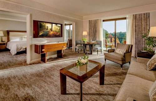 Kanthi House | Stay Close to the Action at Palki Hall – Family-Friendly Comfort!