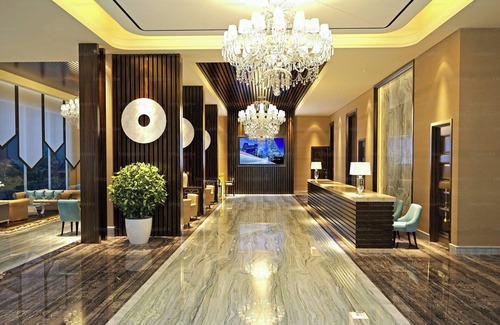 Kanthi House | Stay Close to the Action at Palki Hall – Family-Friendly Comfort!