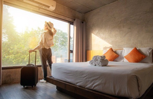 Kanthi House | Stay Close to the Action at Palki Hall – Family-Friendly Comfort!