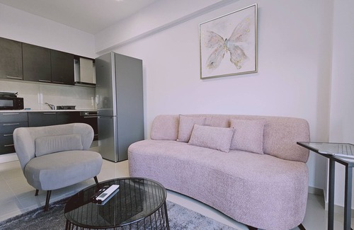 City Centre Apartment | STAY Cosmo City Suite 402