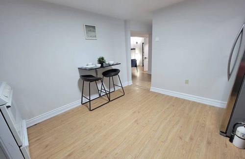 Etobicoke House | Stay for two| Private Bedroom, Kitchen and Bath