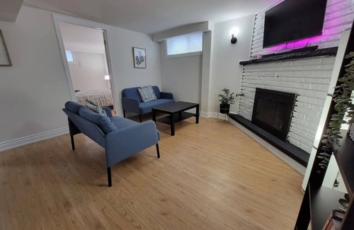 Etobicoke House | Stay for two| Private Bedroom, Kitchen and Bath