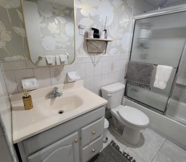 Crown Heights House | Stay in Historic Brooklyn Townhouse