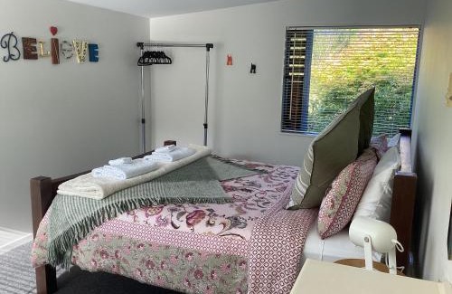 Dunedin Apartment | Stay in School by the Sea