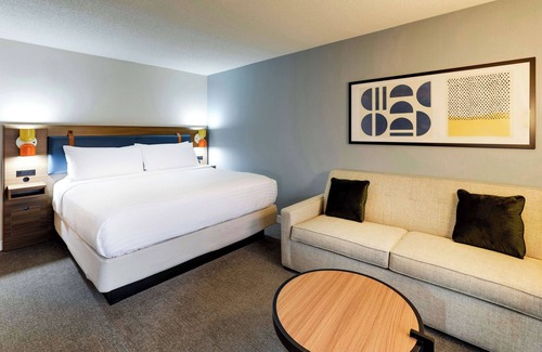 Oyster Point Hotel | Stay in Style Along Oyster Point Waterfront Minutes to Jack Drago Park