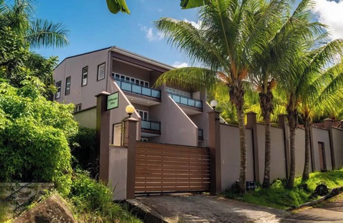 Zig Zag Ward Villa | Stay in style with Cliffhanger Villa w/own pool