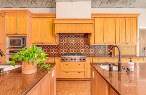 Metropolitan House | Stay in The Famous Savannah Gingerbread House by Lucky Savannah