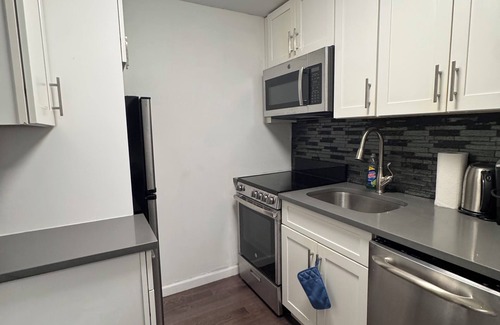 Midtown West Apartment | Stay in Times Square NYC! 2BR Apartments